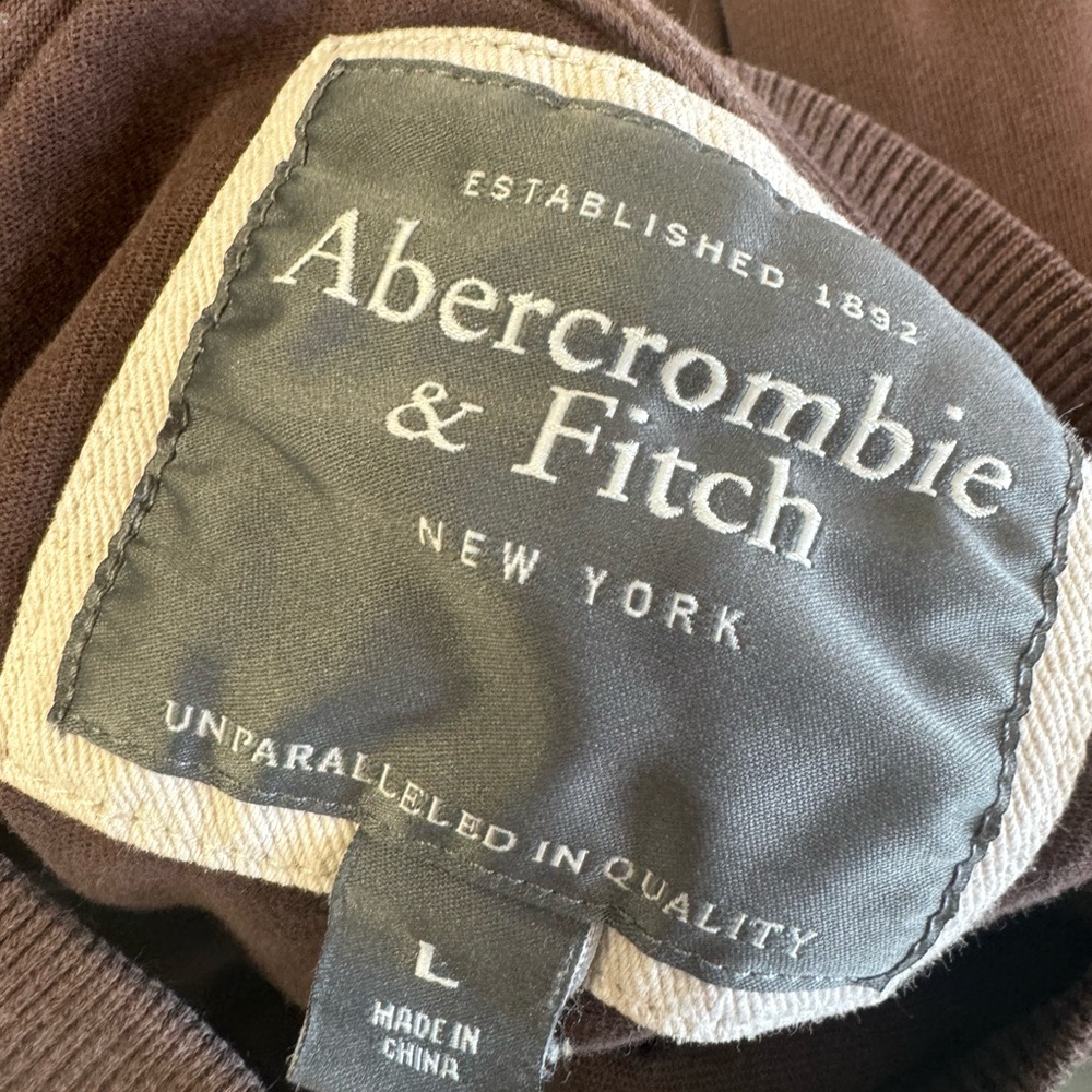 Abercrombie & Fitch Brown Graphic Long Sleeve Shirt - Picture 4 of 4